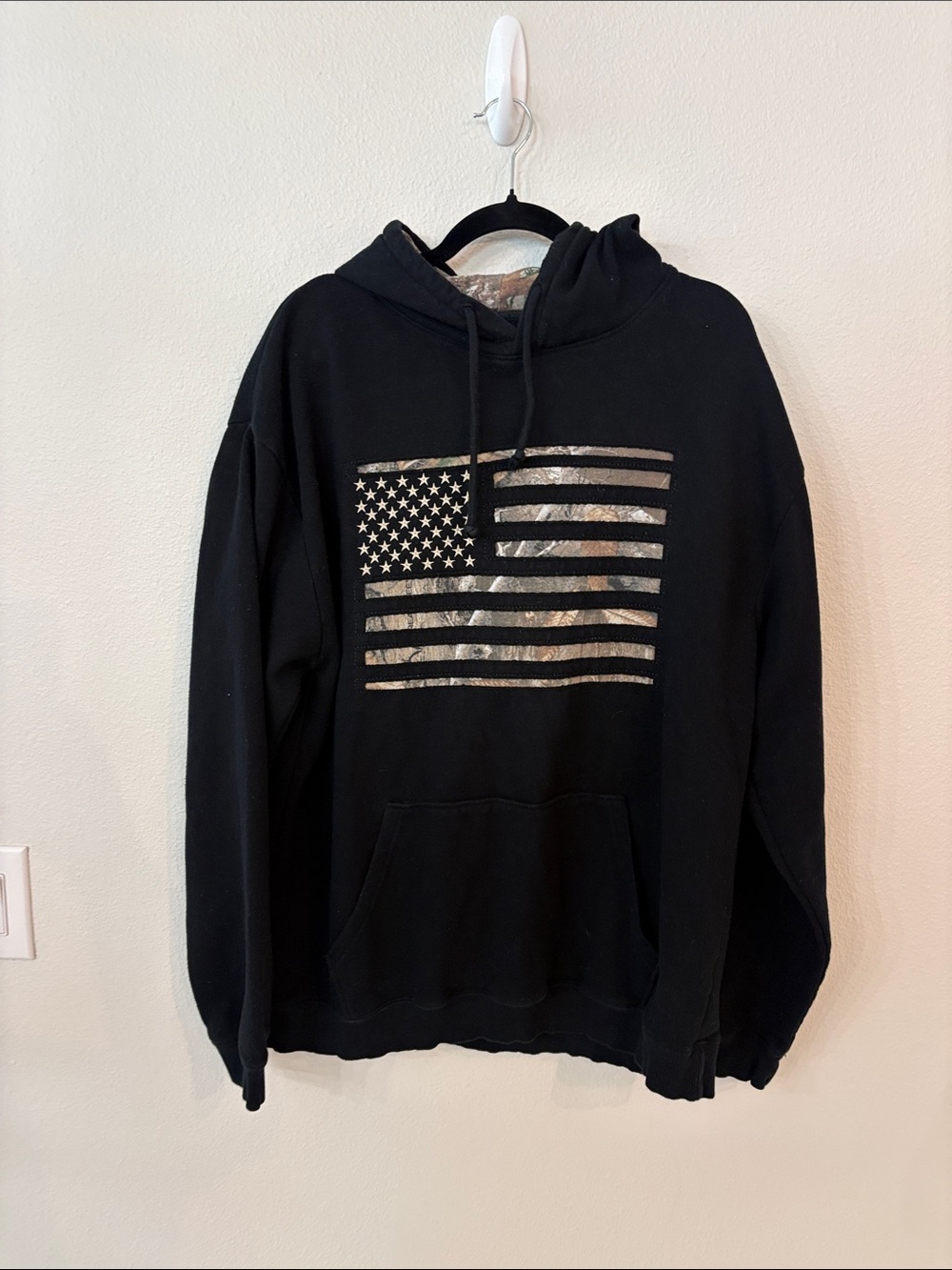 Buck Wear Men's Black Hooded Sweatshirt with Metallic American Flag Size XL